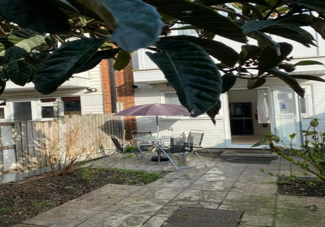 Stunning Four Bedroom House Close To Excel, O2 & Central London With Free Parking Holiday home
